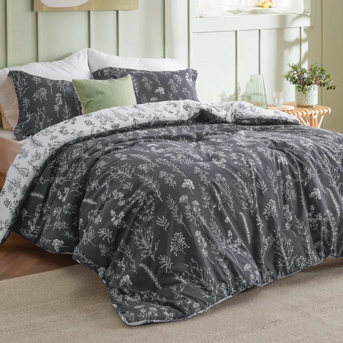 🌺 3 Pieces Cute Floral Bedding Reversible Comforter Set -Soft Bed Set, 1 Soft Botanical Flowers Comforter and 2 Pillow Shams
